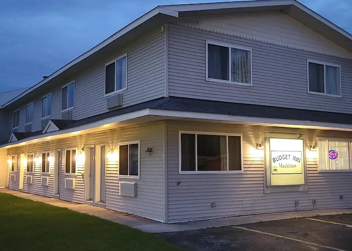 Mackinaw Budget Inn